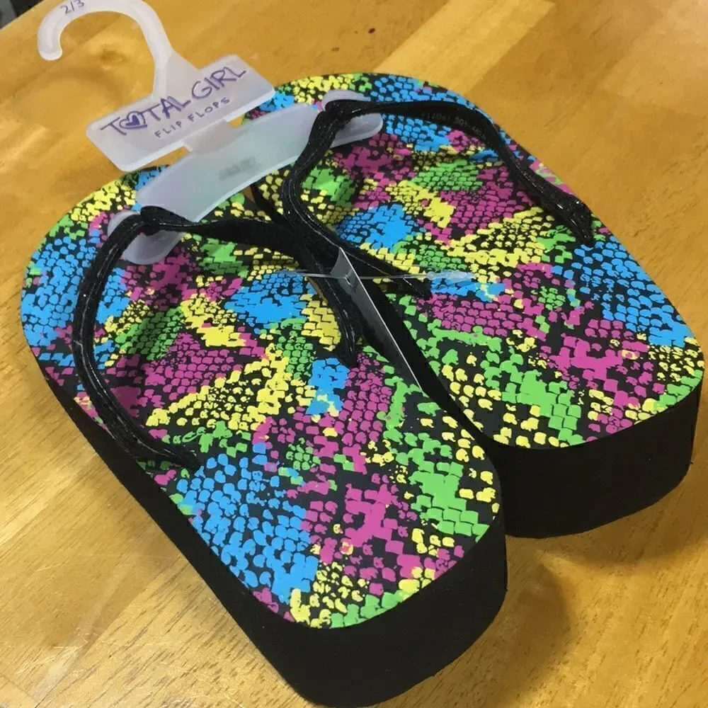NWT Total Girl JCPENNEY black neon colored flip flops size 2-3 - Picture 2 of 6